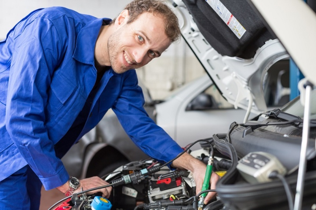 What are the top 3 skills of an auto electrician?