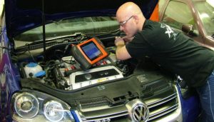 What is the day in the life of an auto electrician?