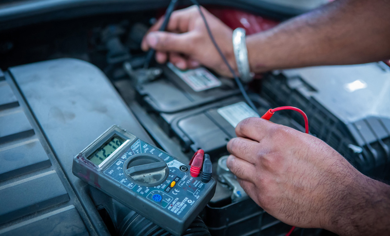 What is the day in the life of an auto electrician?